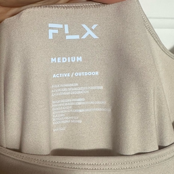 Super comfy Sinched waist romper! - Picture 4 of 4